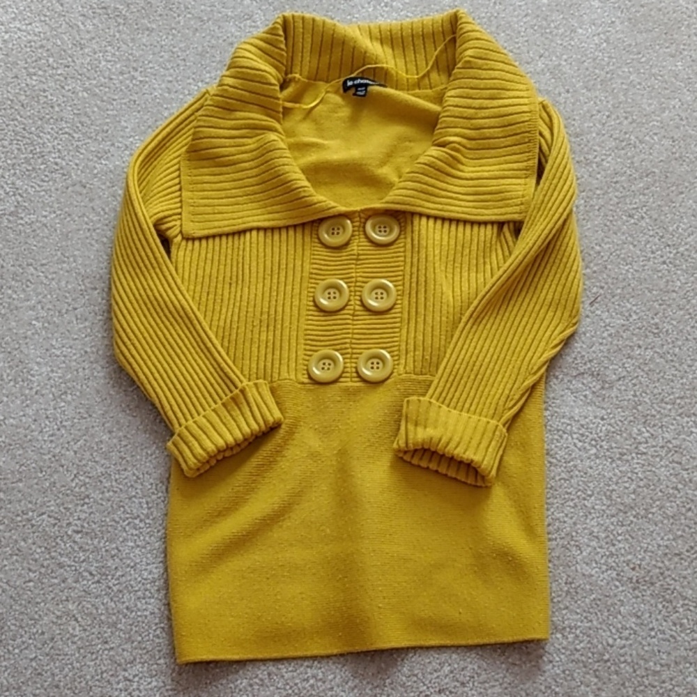 Mustard yellow sweater.